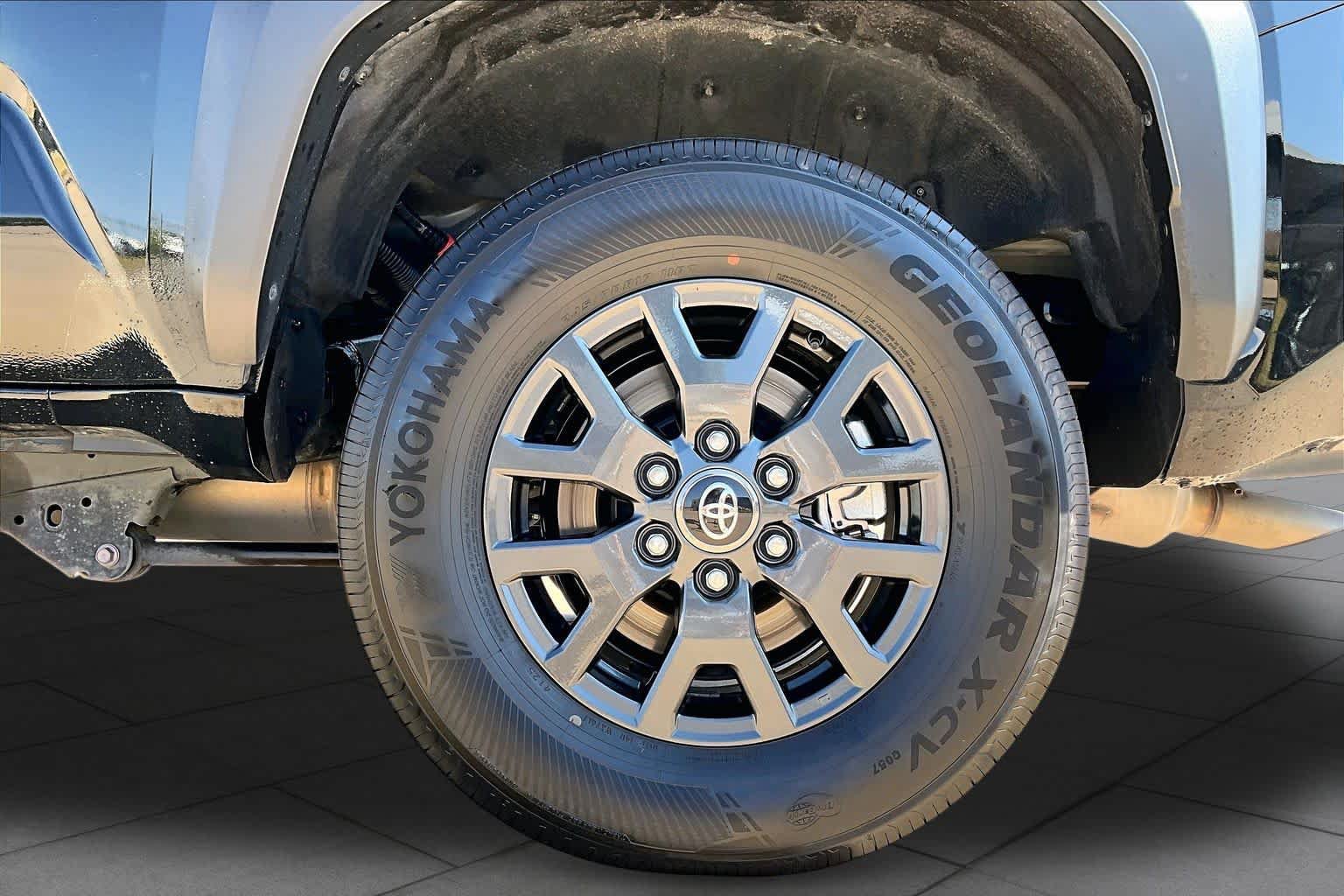 Used 2026 Toyota 4Runner SR5 AWD/4WD image 9