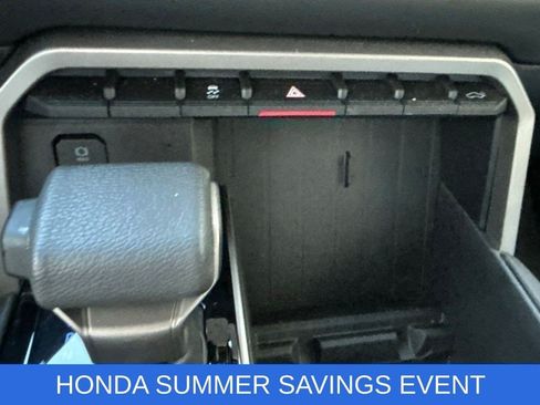 Used 2025 Toyota Tundra Limited AWD/4WD image 25