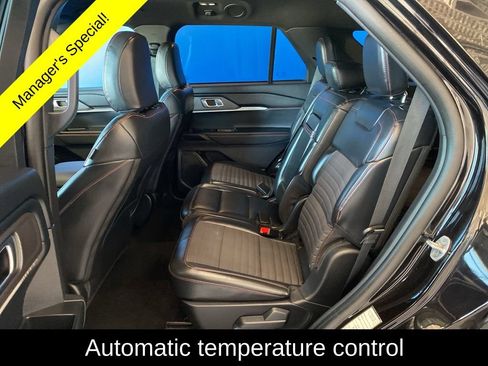 Used 2025 Ford Explorer ST-Line w/ ST-Line Street Pack AWD/4WD image 11