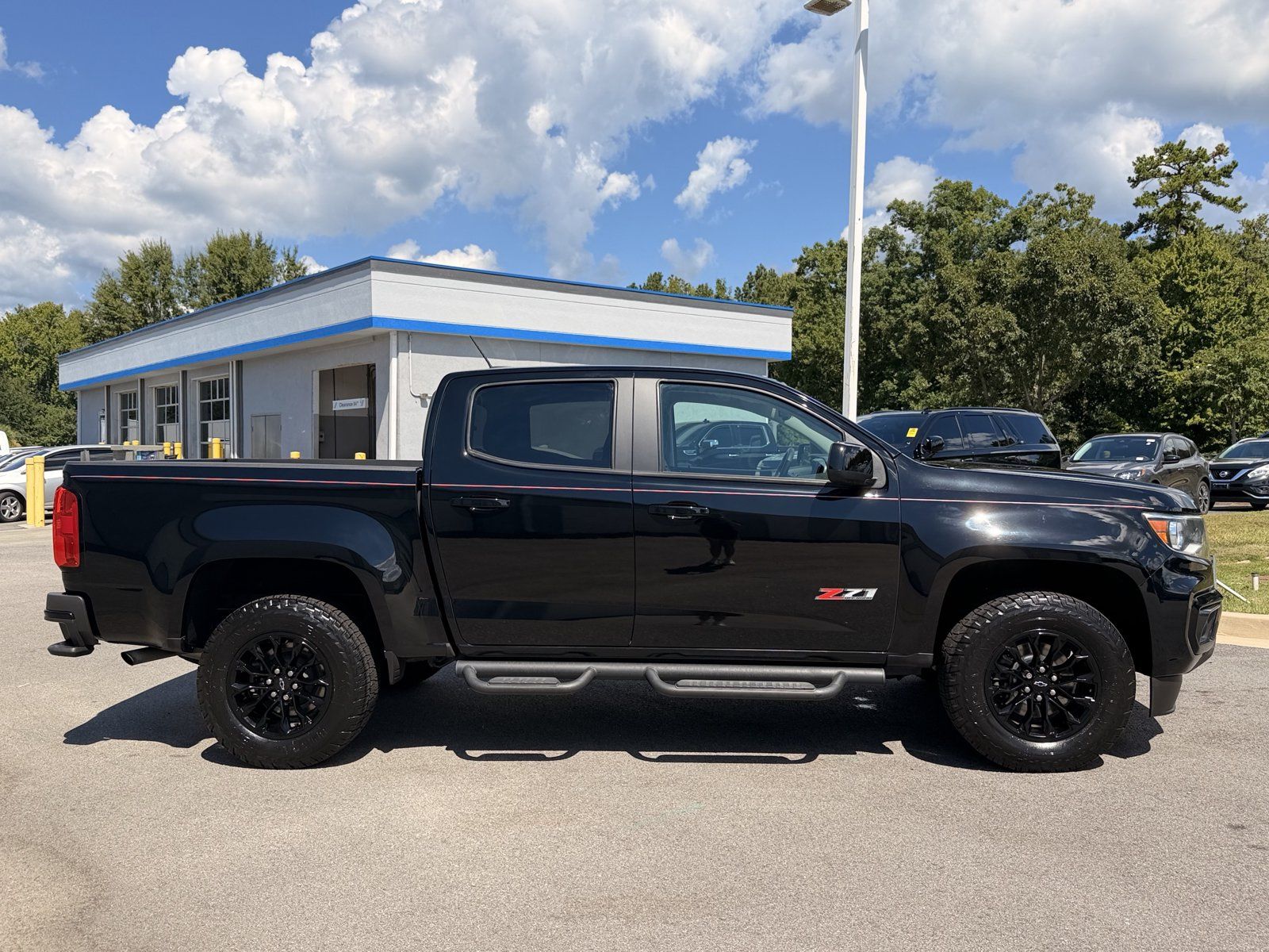 Used 2021 Chevrolet Colorado Z71 w/ Z71 Midnight Edition AWD/4WD image 13