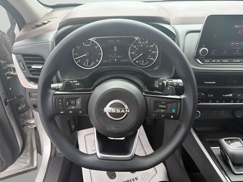 Used 2023 Nissan Rogue SV FWD image 29