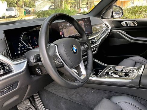 Used 2025 BMW X5 xDrive40i w/ M Sport Package image 14