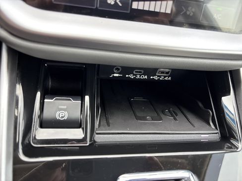 Used 2023 Subaru Outback Premium AWD/4WD image 33