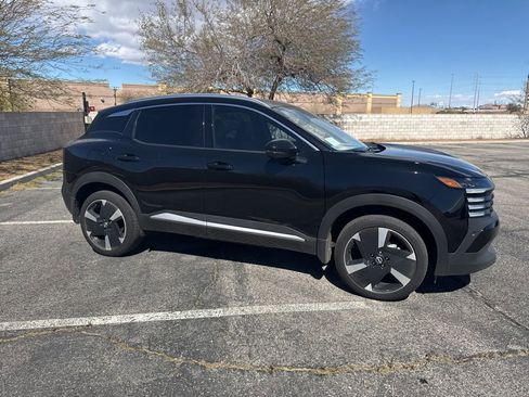 Used 2025 Nissan Kicks SR image 5