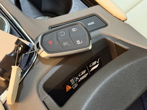 New 2026 Cadillac XT5 Premium Luxury w/ LPO, ONYX Package image 39