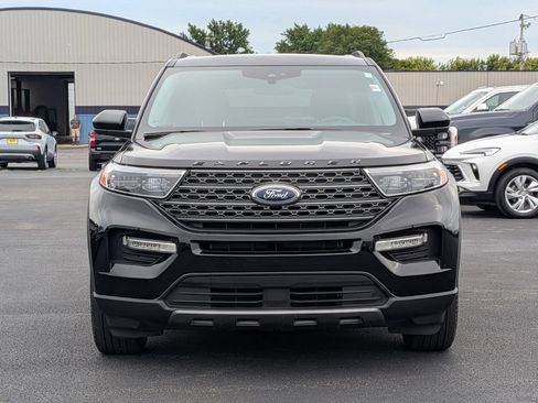Used 2024 Ford Explorer XLT w/ Equipment Group 202A AWD/4WD image 2