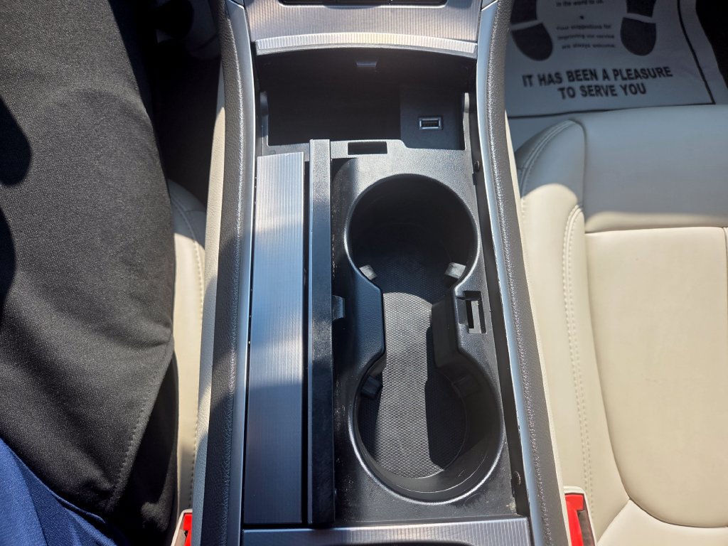 Used 2020 Lincoln MKZ AWD w/ Convenience Package image 32