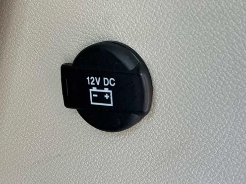 Used 2023 Chrysler Pacifica Touring-L FWD image 14