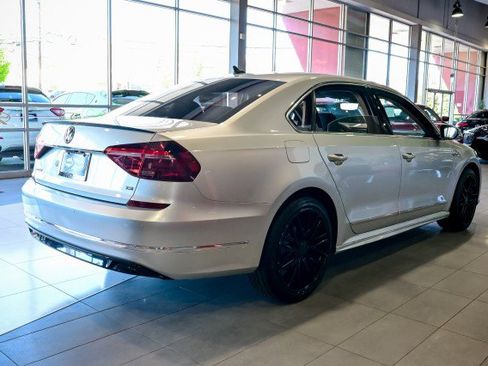 Used 2019 Volkswagen Passat 2.0T SE R-Line FWD image 5