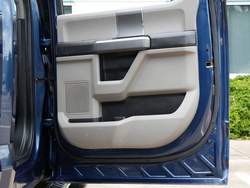 Used 2019 Ford F150 XLT w/ Equipment Group 302A Luxury AWD/4WD image 40