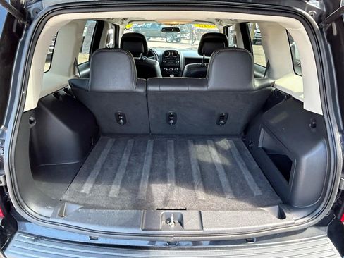 Used 2015 Jeep Patriot High Altitude FWD image 17