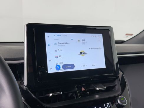 Used 2025 Toyota Corolla Cross AWD Hybrid image 23