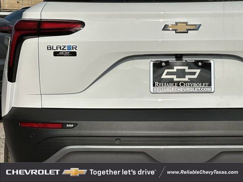 New 2025 Chevrolet Blazer EV LT image 6