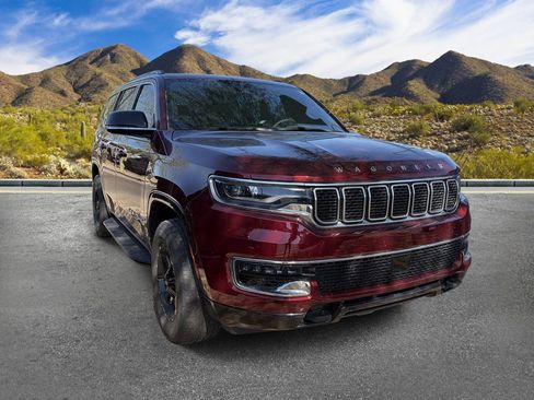 Used 2024 Jeep Wagoneer 4WD w/ HD Trailer Tow Package image 6