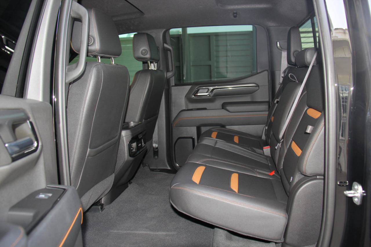 Used 2024 GMC Sierra 1500 AT4 w/ Technology Package AWD/4WD image 29
