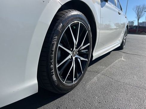 Used 2022 Toyota Camry SE w/ Convenience Package image 10