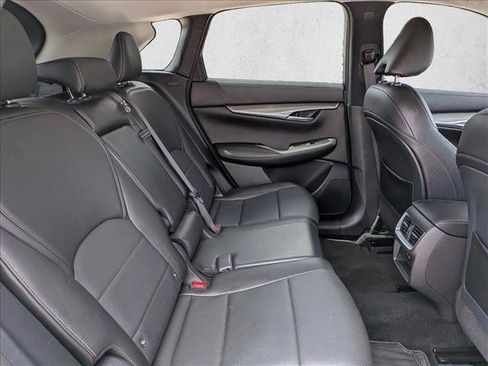 Used 2023 INFINITI QX50 Luxe FWD image 20