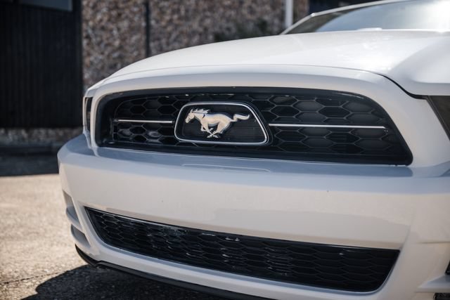 Used 2013 Ford Mustang Premium RWD image 21