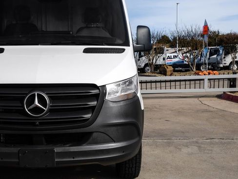 Used 2024 Mercedes-Benz Sprinter 2500 image 40