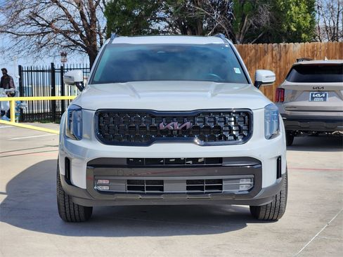 Certified 2025 Kia Telluride SX Prestige X-Line image 2