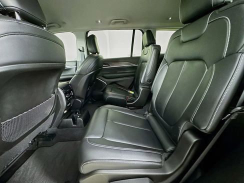 Used 2022 Jeep Grand Cherokee L Limited RWD image 29