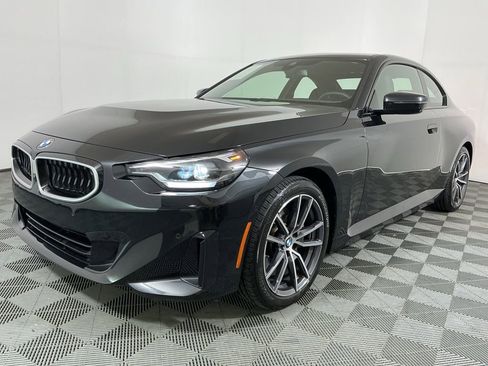 Certified 2025 BMW 230i xDrive 230i xDrive w/ Convenience Package image 2