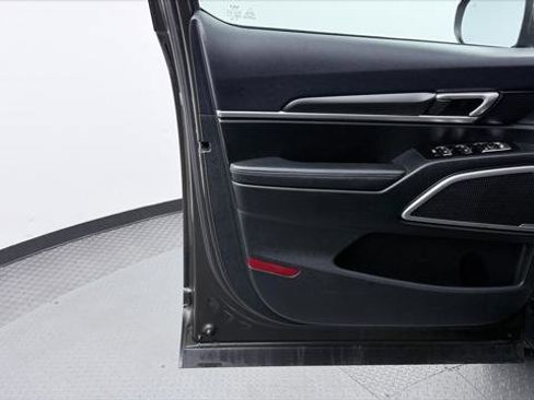 Used 2025 Kia Telluride S FWD image 13