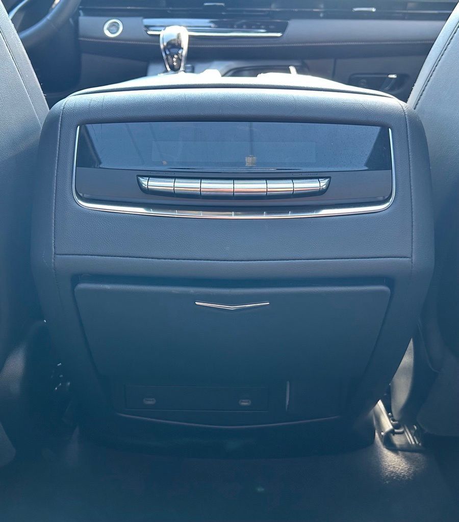 Used 2024 Cadillac Escalade Sport AWD/4WD image 19