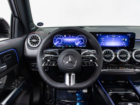 New 2024 Mercedes-Benz EQB 300 4MATIC image 21