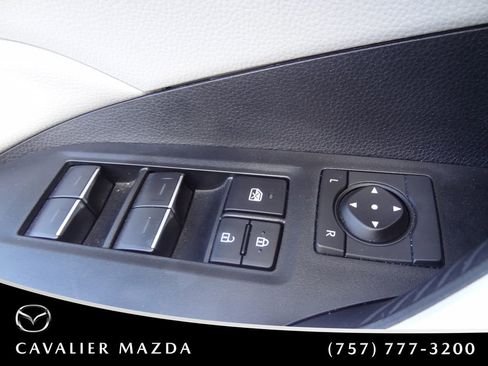 Used 2024 Toyota RAV4 XLE w/ Convenience Package AWD/4WD image 18