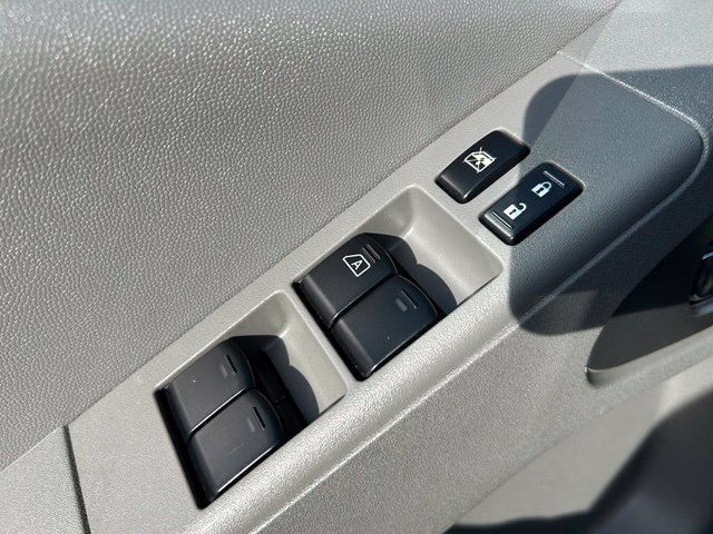 Used 2021 Nissan Frontier SV w/ Midnight Edition Floor Mats AWD/4WD image 27