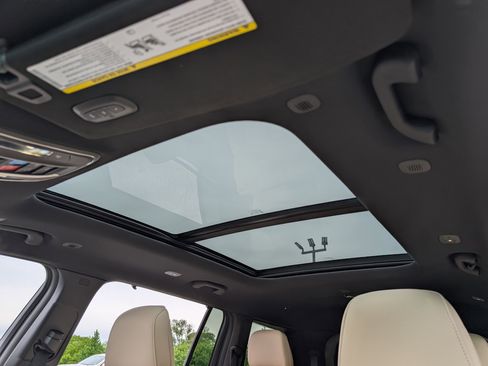 Used 2025 Jeep Grand Cherokee L Limited w/ Luxury Tech Group II RWD image 16