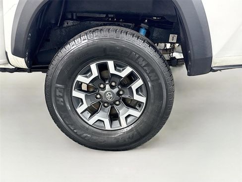 Used 2022 Toyota Tacoma TRD Off-Road RWD image 27