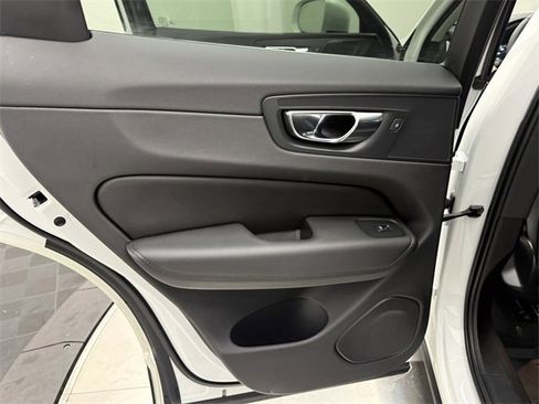 Used 2020 Volvo XC60 T5 Inscription w/ Protection Package image 24