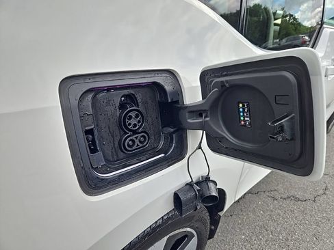 Used 2014 BMW i3 w/ Range Extender RWD image 11