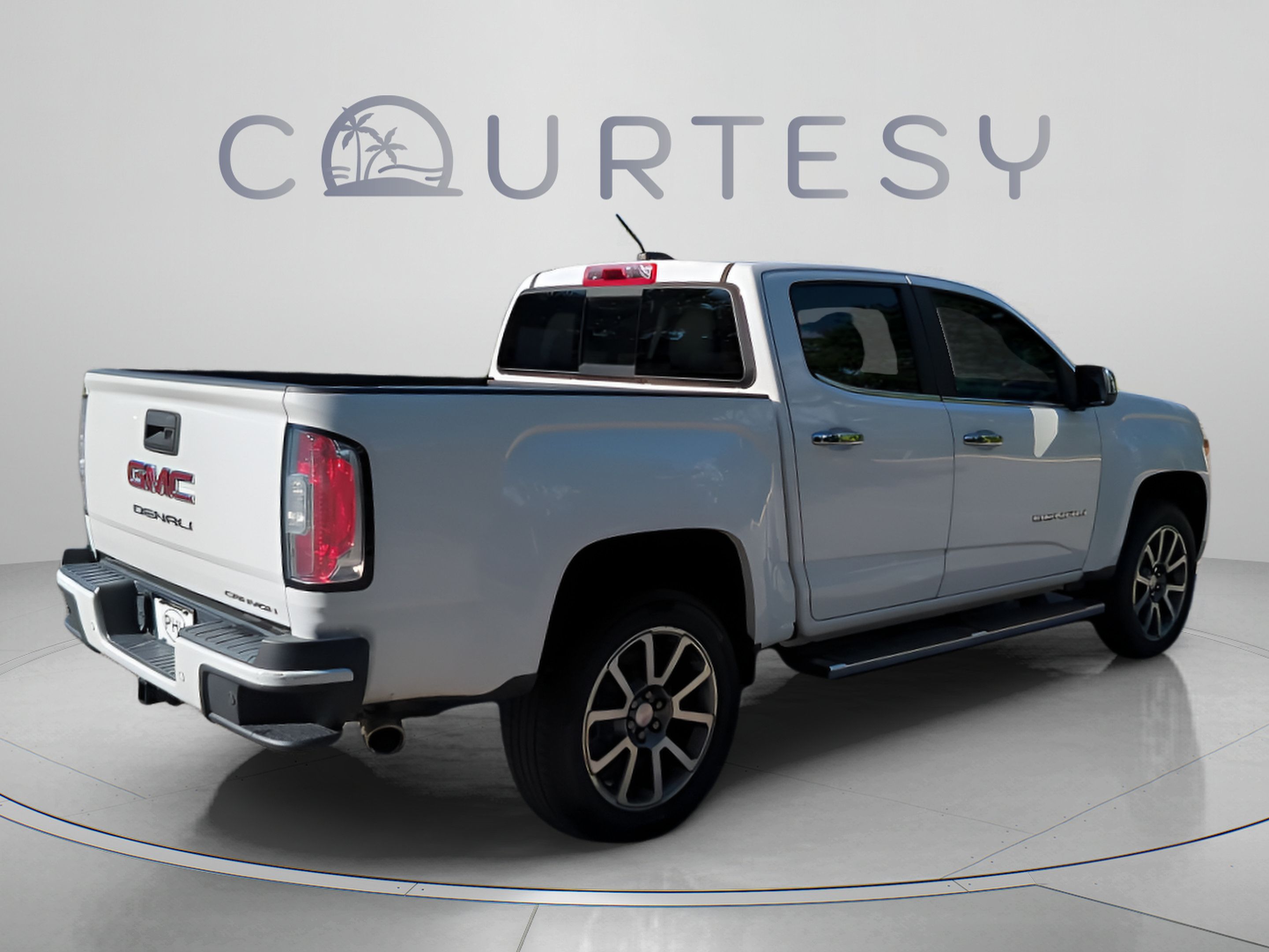 Used 2021 GMC Canyon Denali RWD image 7