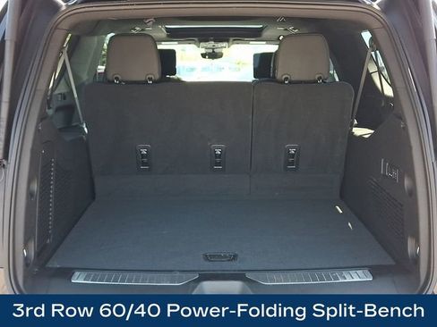 Used 2025 Chevrolet Suburban High Country AWD/4WD image 31