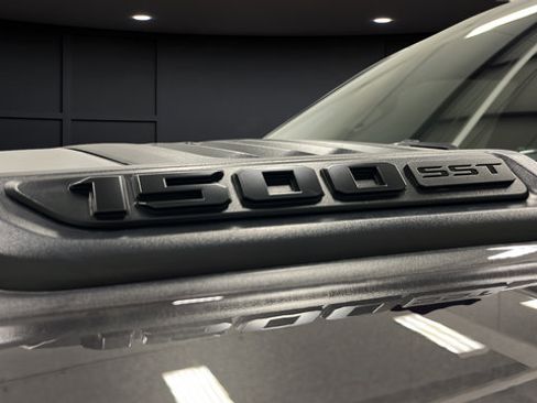 Used 2025 RAM 1500 Laramie w/ Night Edition AWD/4WD image 45
