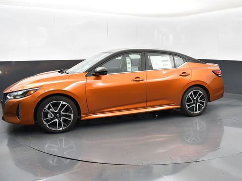 New 2025 Nissan Sentra SR w/ SR Premium Package image 4