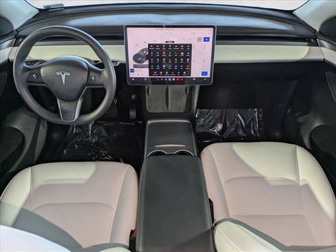 Used 2023 Tesla Model Y Long Range AWD/4WD image 17