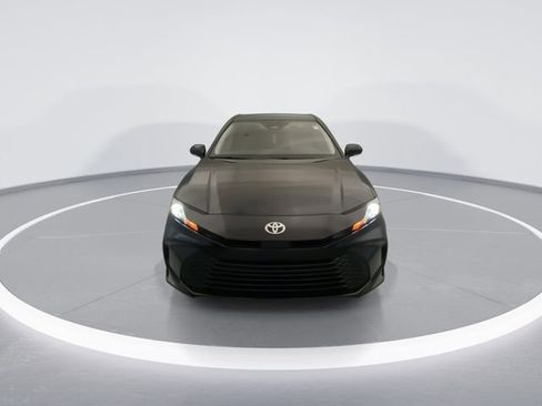 Used 2025 Toyota Camry LE w/ Convenience Package FWD image 9