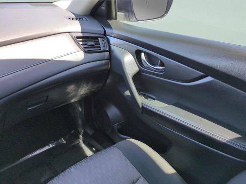 Certified 2020 Nissan Rogue SV w/ Premium Package FWD image 25