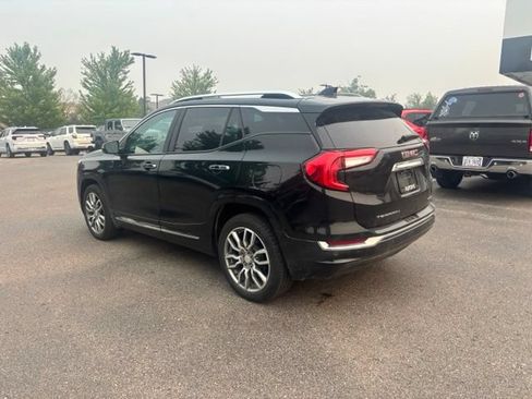 Used 2023 GMC Terrain Denali w/ Denali Premium Package AWD/4WD image 8
