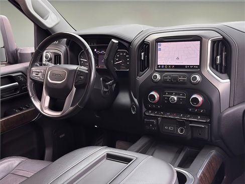 Used 2022 GMC Sierra 2500 Denali w/ Denali Ultimate Package image 14