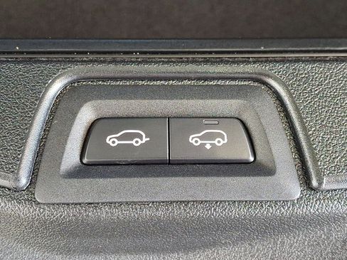 Certified 2025 BMW X5 xDrive50e image 33