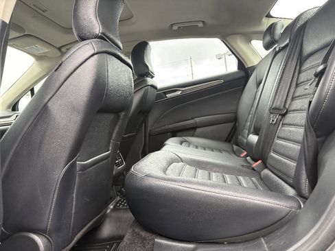 Used 2017 Ford Fusion SE w/ Equipment Group 202A image 35