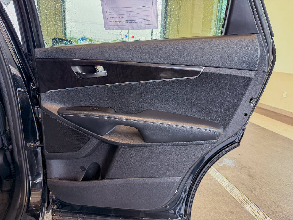 Used 2016 Kia Sorento L FWD image 12