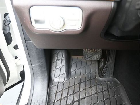 Used 2021 Mercedes-Benz GLS 450 4MATIC image 16