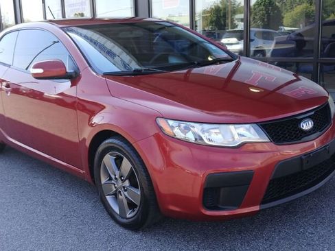 Used 2010 Kia Forte Koup EX image 2
