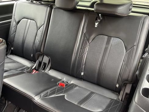 Used 2019 Ford Expedition Max Platinum AWD/4WD image 7